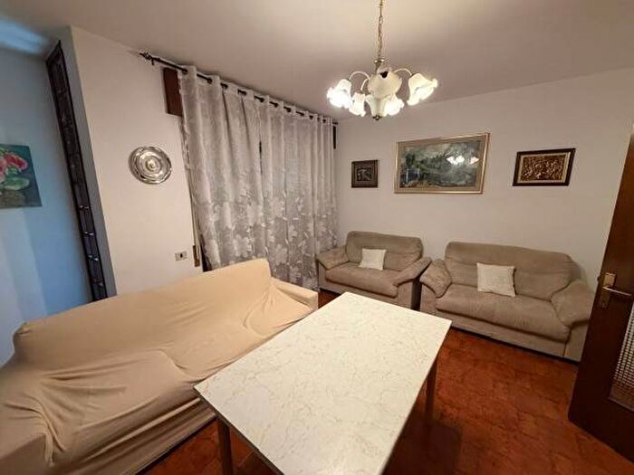 Appartamento con 5 locali in affitto in Viale della Liberazione, Dosson, Casier