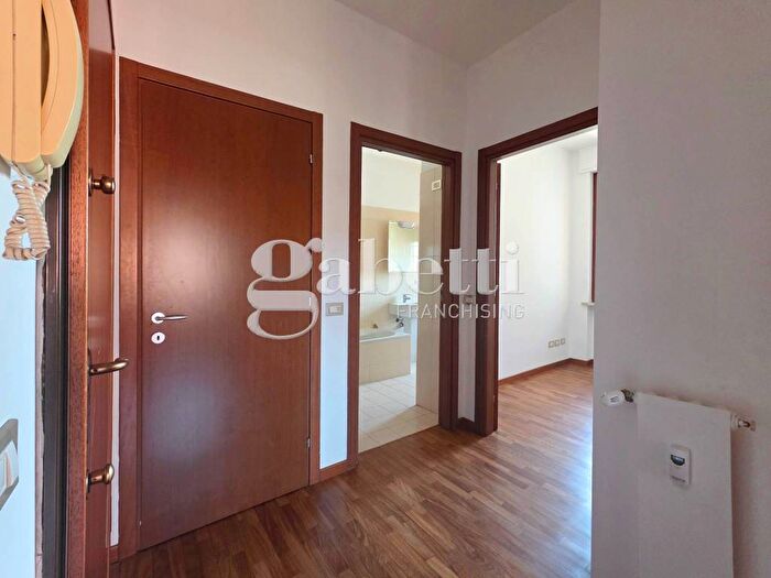 Appartamento bilocale in affitto in Via Luciano Zuccoli, Cascina dei Pomi, Milano