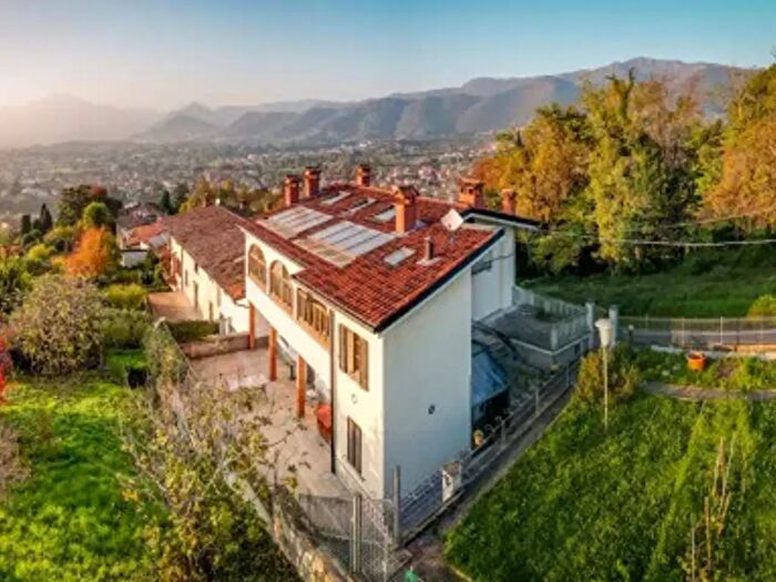 Casa con 6 locali in vendita in Via Maresana, Ponteranica