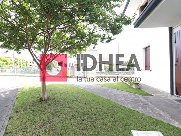 Casa con 6 locali in affitto in Via Monte Grappa, Carità Lancenigo, Villorba