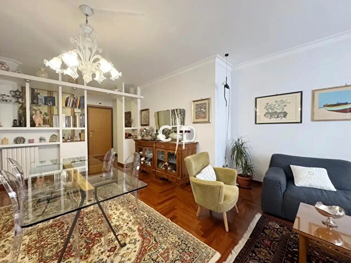 Appartamento con 5 locali in vendita in Via dei Rinuccini, Roma
