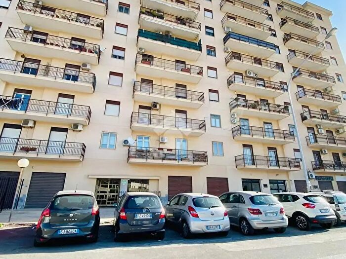 Appartamento con 5 locali in vendita in Via Beato Angelico, Palermo
