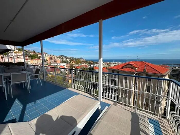 Appartamento trilocale in vendita in Via Val del Ponte, Sanremo