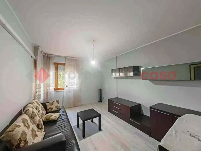 Appartamento con 5 locali in vendita in Via Andrea da Quarata, Prato