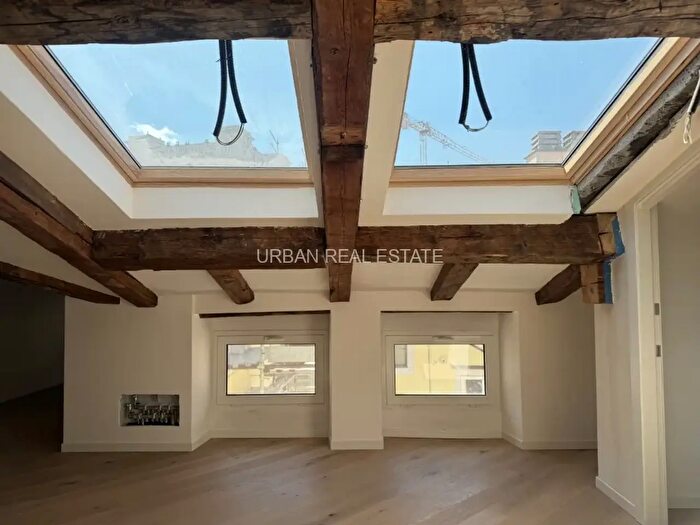 Appartamento trilocale in vendita in Via Madonna del Mare, Trieste