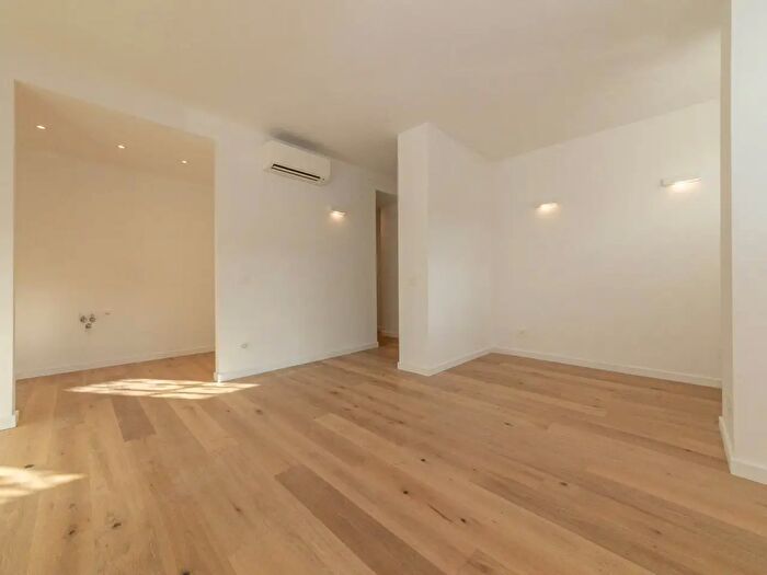 Appartamento trilocale in vendita in Viale Tor di Quinto, Roma