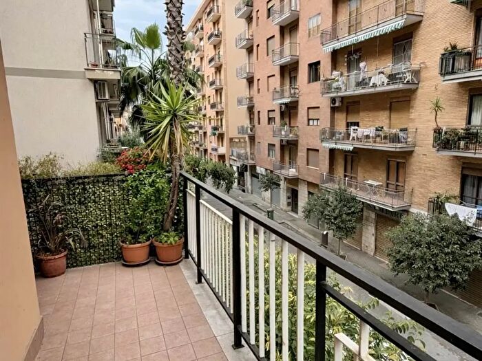 Appartamento quadrilocale in vendita in Via Lucio Petrone, Salerno