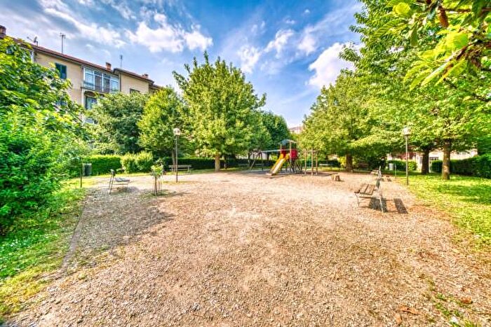 Appartamento trilocale in vendita in Via Arquata, Torino