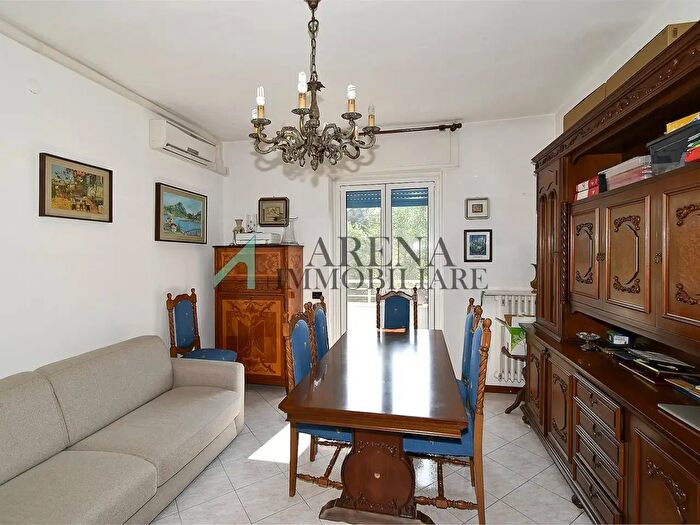 Appartamento trilocale in vendita in Via Mecenate, Milano