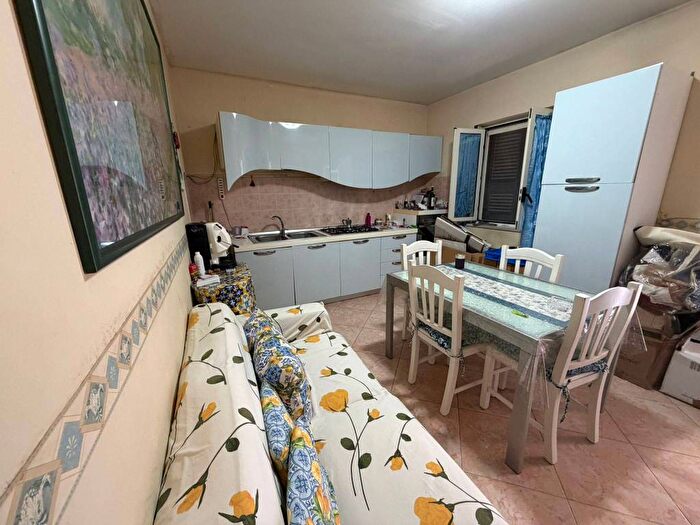 Appartamento bilocale in affitto in Via Viticella, Quarto