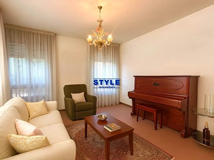 Casa con 7 locali in vendita in Dolo