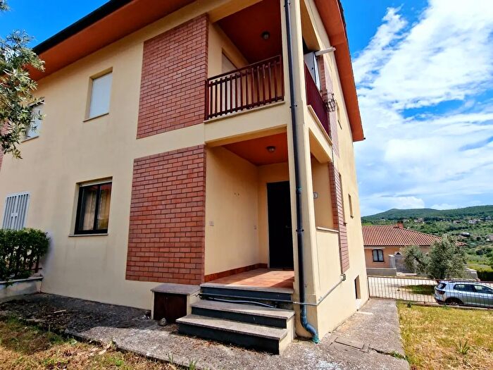 Casa con 7 locali in vendita in Via San Martino, Montecchio