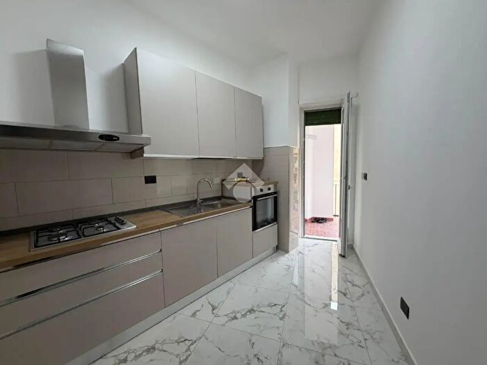 Appartamento trilocale in affitto in Largo Orbassano, Torino