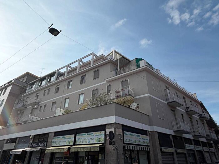 Appartamento trilocale in vendita in Via Achille Fontanelli, Bruzzano, Milano