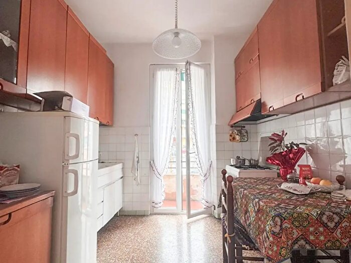 Appartamento con 5 locali in vendita in Via Branega, Genova