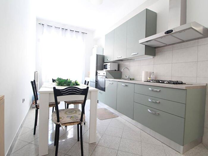 Appartamento trilocale in affitto in VIA DE SANCTIS, Piazza Salotto Corso Umberto, Pescara
