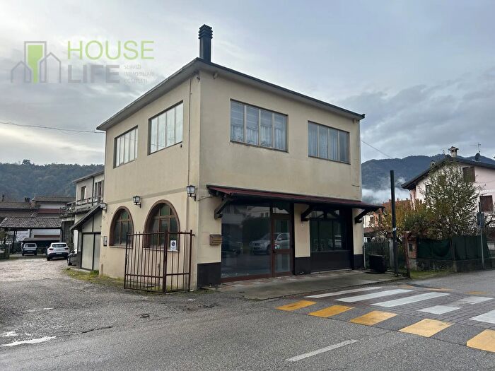 Casa quadrilocale in vendita in Via Galileo Galilei, Torrebelvicino