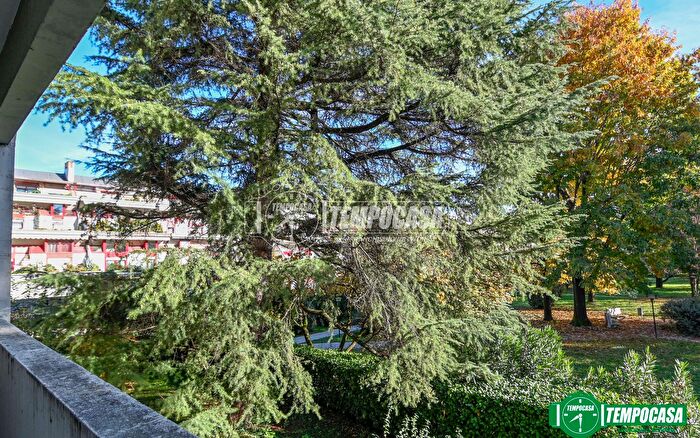 Appartamento quadrilocale in vendita in Via Francesco Coghetti, Bergamo