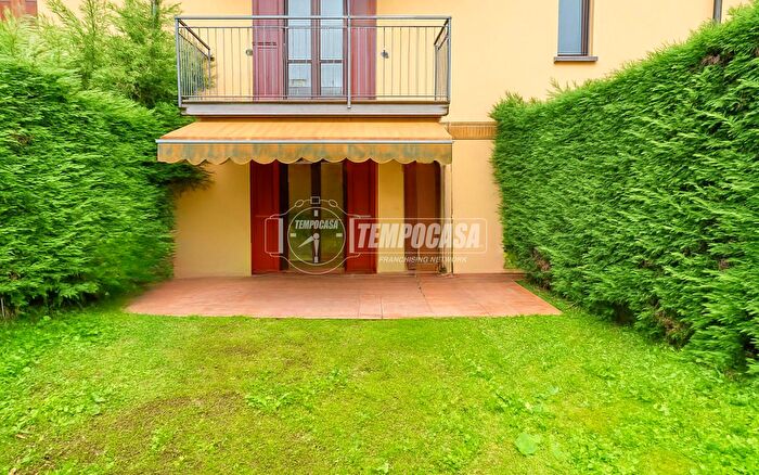 Appartamento trilocale in vendita in Via Privata Saint Germain Laprade, Calco