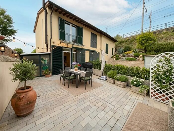 Appartamento trilocale in vendita in Via Quintole, Fiesole