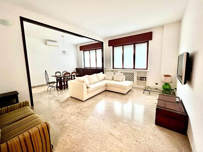 Appartamento quadrilocale in affitto in Via Angelo Inganni, Inganni, Milano