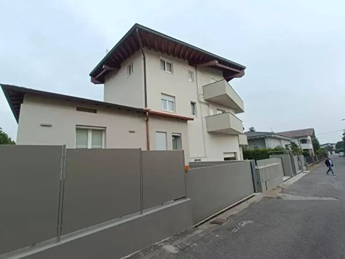 Appartamento con 5 locali in vendita in Via Giuseppe Verdi, Bagnatica
