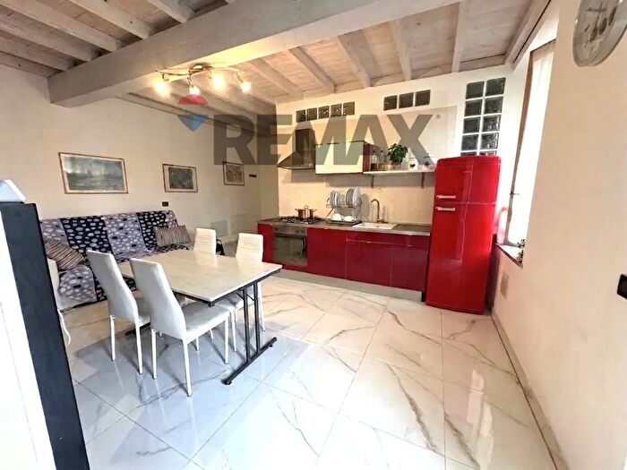 Appartamento bilocale in vendita in Corso della Vittoria, Caronno Pertusella