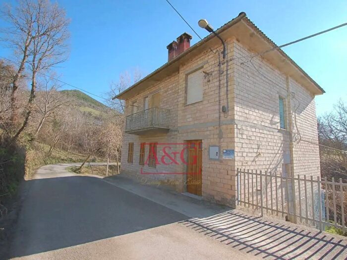 Appartamento quadrilocale in vendita in Villa Verri, Amandola