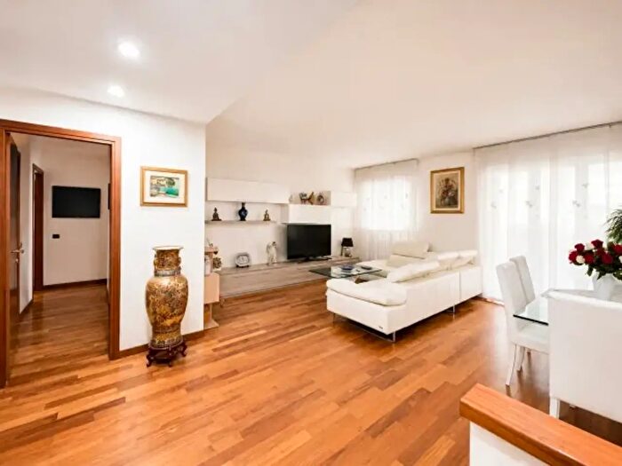 Appartamento quadrilocale in vendita in Via Ettore Bugatti, Milano