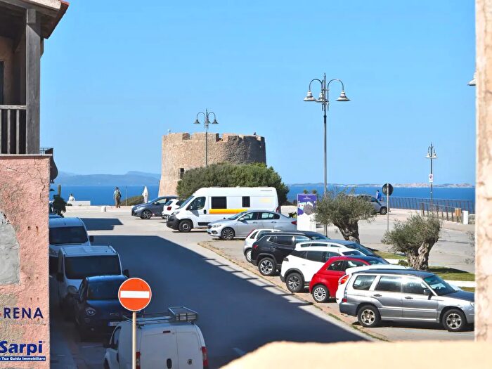 Appartamento con 5 locali in vendita in Via Prete Sanna Snc, Santa Teresa Gallura
