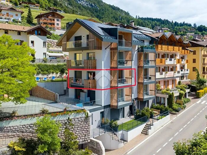 Appartamento trilocale in vendita in Via Nazionale, Molveno