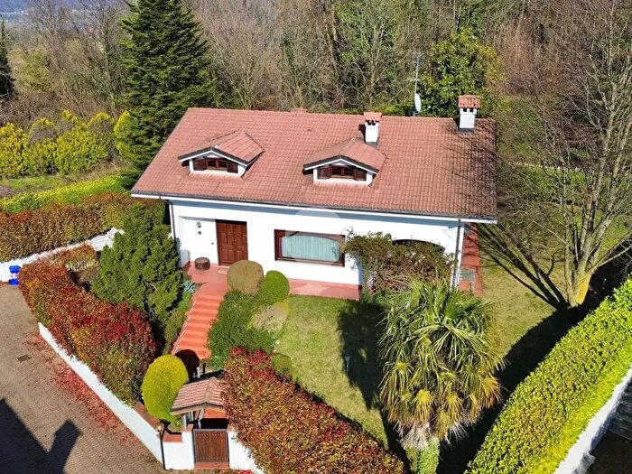 Casa con 7 locali in vendita in Via Monte Cuneo, Avigliana