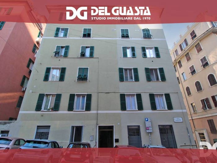 Appartamento trilocale in affitto in Piazza del Cavalletto, Quadrilatero, Genova