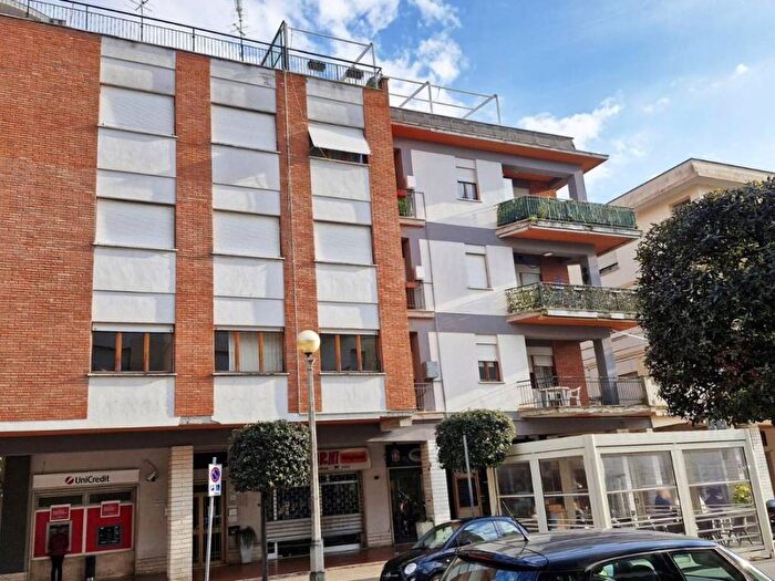 Appartamento trilocale in affitto in Corso Vittorio Emanuele II, Centro, Sabaudia