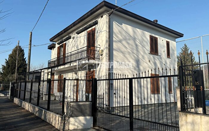 Casa con 6 locali in vendita in Via Mariani, Como