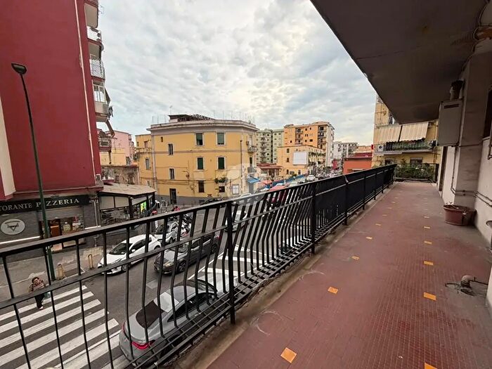 Appartamento trilocale in vendita in Via Martini Simone, Napoli