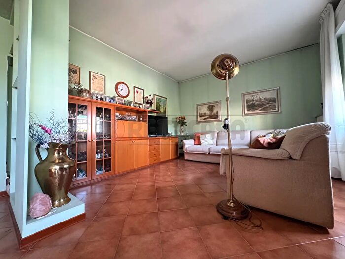 Casa con 10 locali in vendita in Via Bacchiglione, Sandrigo