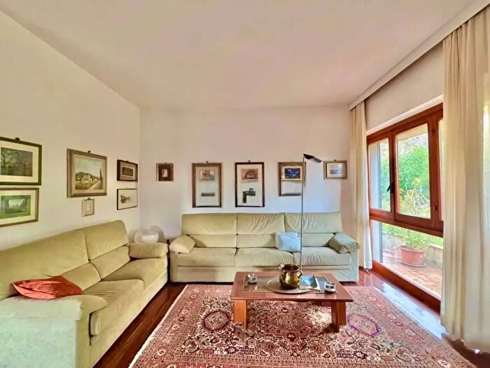 Casa con 11 locali in vendita in Via della Torre, Pontassieve