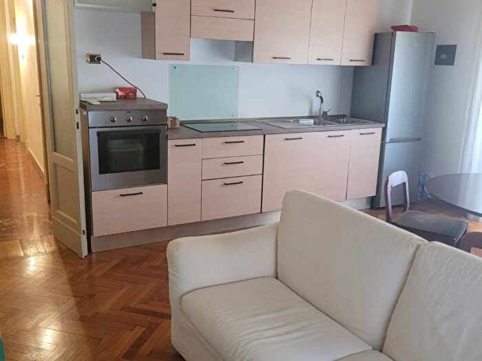 Appartamento trilocale in affitto in via francesco crispi, Sacca Stazione, Modena