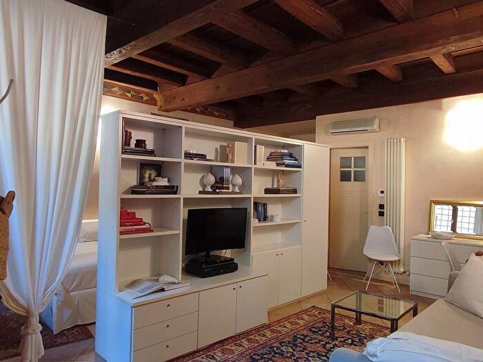 Appartamento monolocale in affitto in Via Domenico Frangini, Centro Storico, Verona