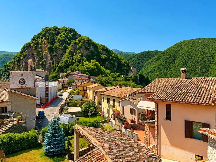 Appartamento quadrilocale in vendita in Cerreto di SpoletoPonte, Cerreto Di Spoleto