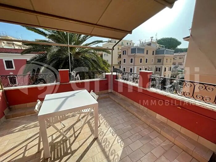 Appartamento bilocale in vendita in Via Monte del Gallo, Roma