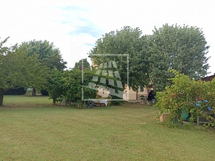 Casa con 8 locali in vendita in Via Freddi, Reggio Emilia