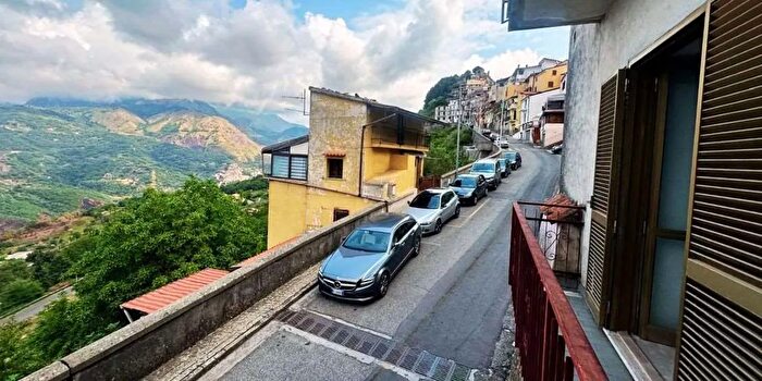 Appartamento quadrilocale in vendita in Via Garibaldi N, Bonifati