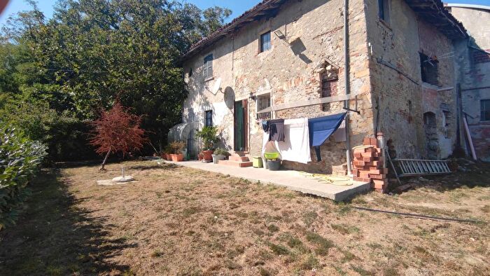 Casa con 6 locali in vendita in Via Roma Carpeneto, Carpeneto