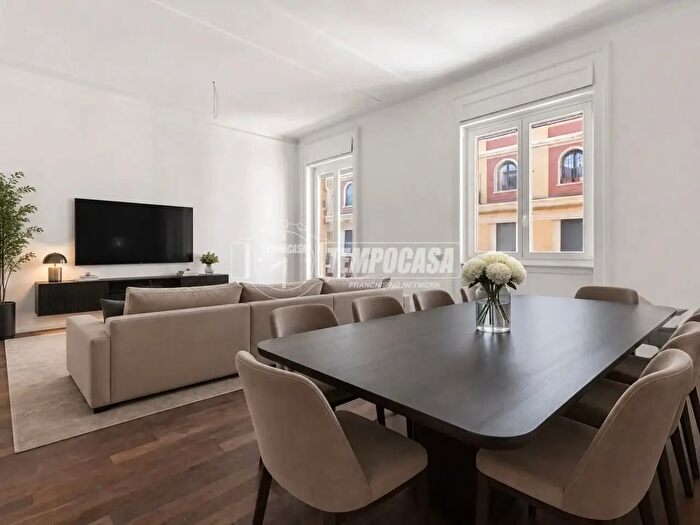 Appartamento trilocale in vendita in Via Podgora, Milano