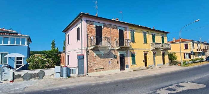 Casa quadrilocale in vendita in Viale Romagna, Fano