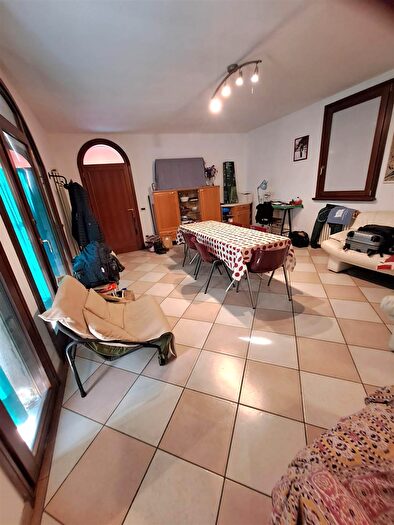 Casa con 5 locali in vendita in Ostiglia