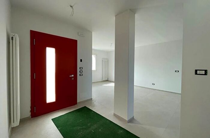 Casa con 7 locali in vendita in Trevignano, Montebelluna