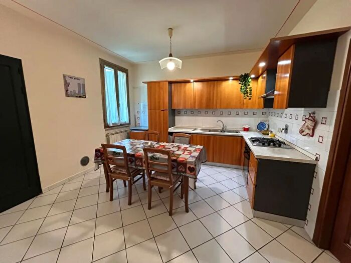 Appartamento trilocale in affitto in Ponzano, Empoli